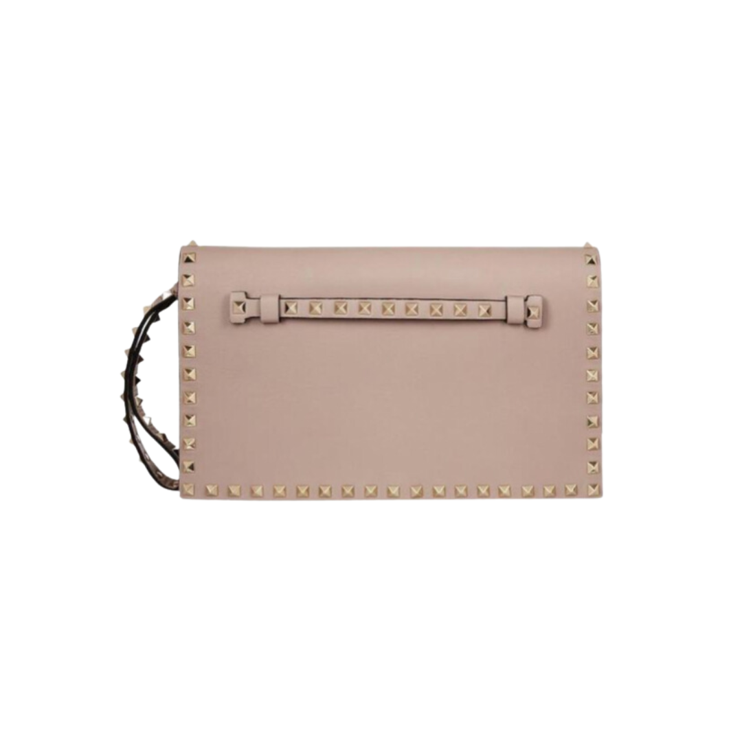 VALENTINO ROCKSTUD LEATHER CLUTCH (NUDE)