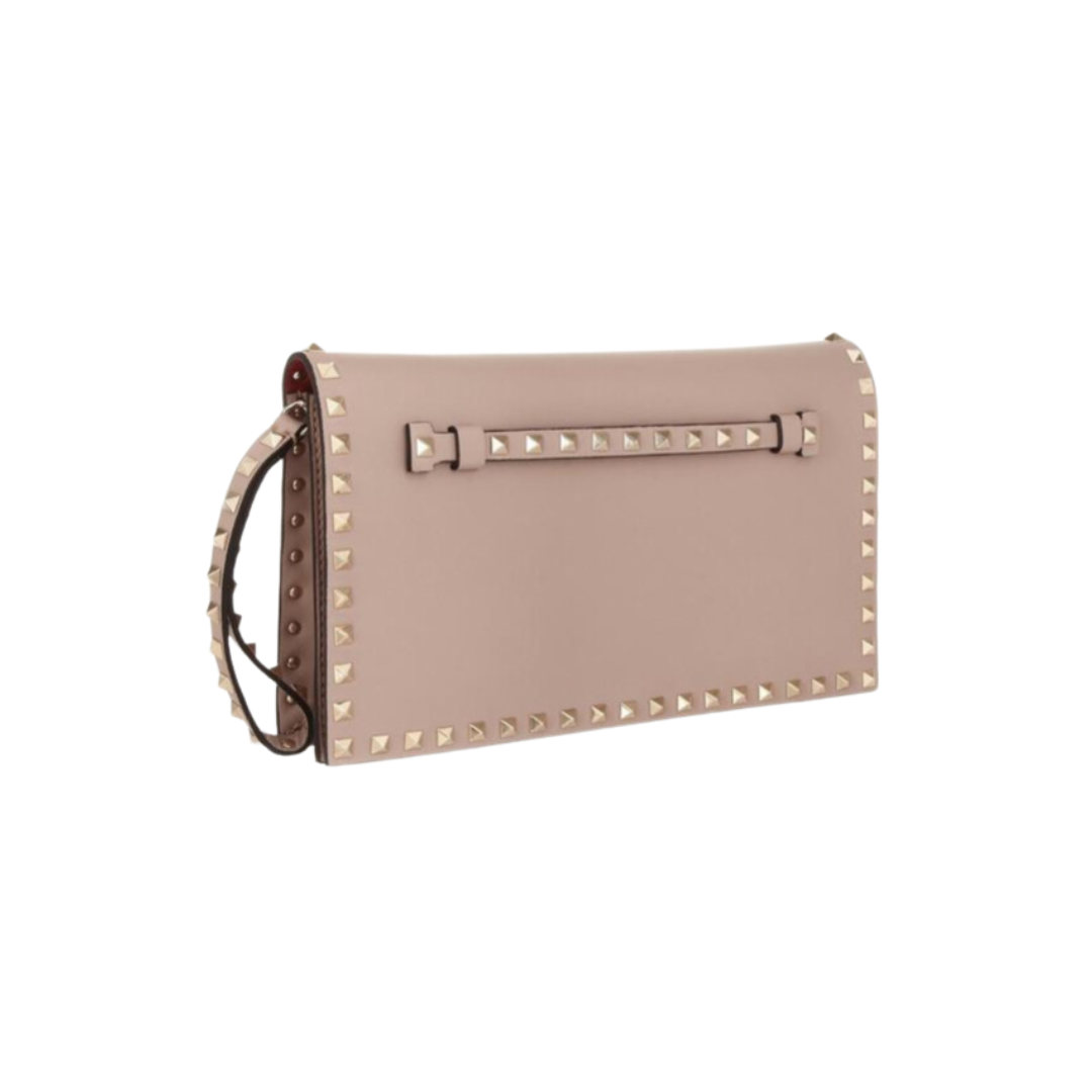 VALENTINO ROCKSTUD LEATHER CLUTCH (NUDE)