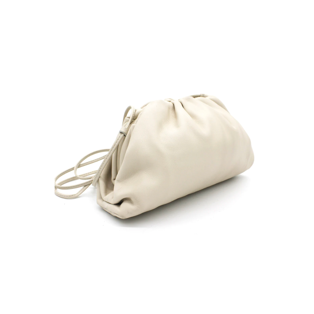 BOTTEGA VENETA MINI LEATHER CLUTCH (WHITE)